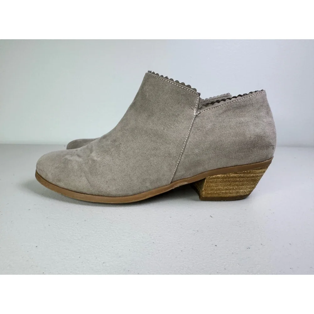 Torrid Taupe Faux Suede Scalloped Ankle Boot Women's 8.5